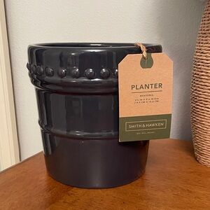 Smith & Hawken Dark Gray Ceramic Round Planter or Pot with Drainage Plug